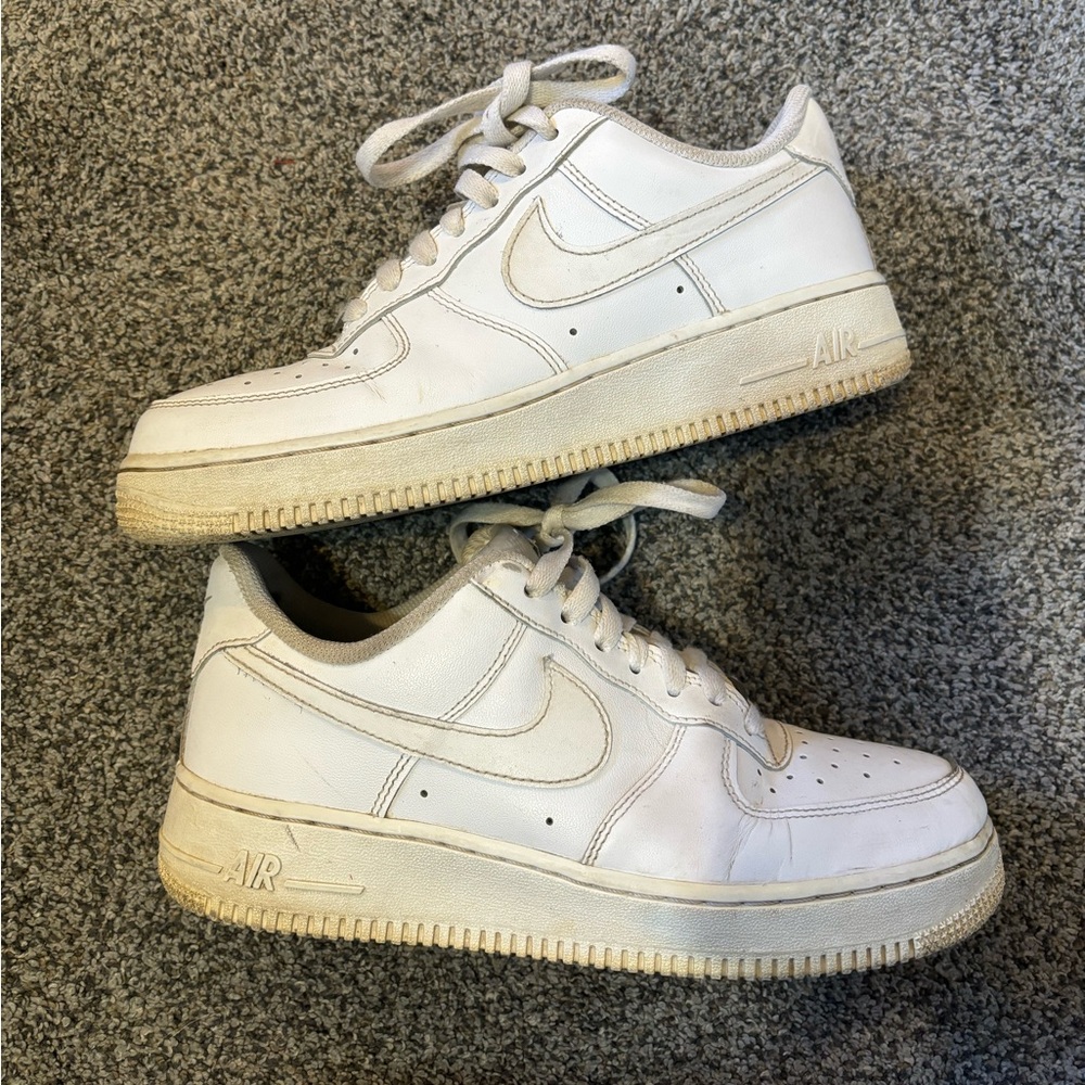 Nike Air Force 1 07 - Picture 1 of 10